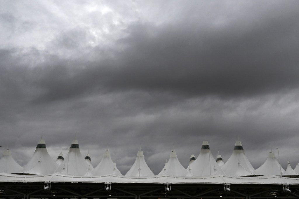 DIA flights grounded as severe thunderstorms move across Denver metro