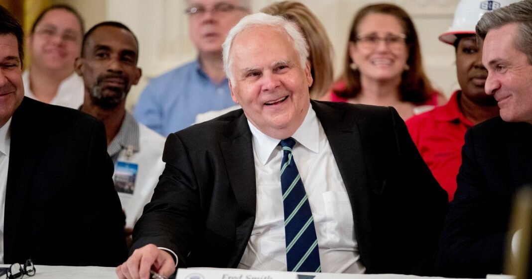 FedEx Founder Fred Smith, A Marine Corps Veteran Who Revolutionized Package Delivery, Dies At 80